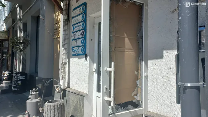 «Стрельнув» шланг: балон на Лесі Українки налякав пів Луцька (фото, відео)