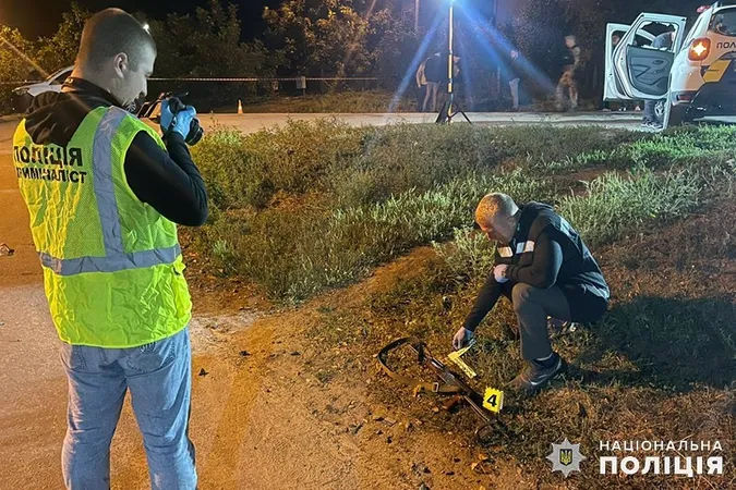 Випустив 60 куль: на Хмельниччині чоловік розстріляв з автомата поліціянтів (фото)