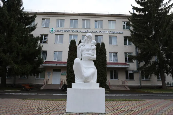 Луцький пологовий будинок припиняє діяльність: що буде далі