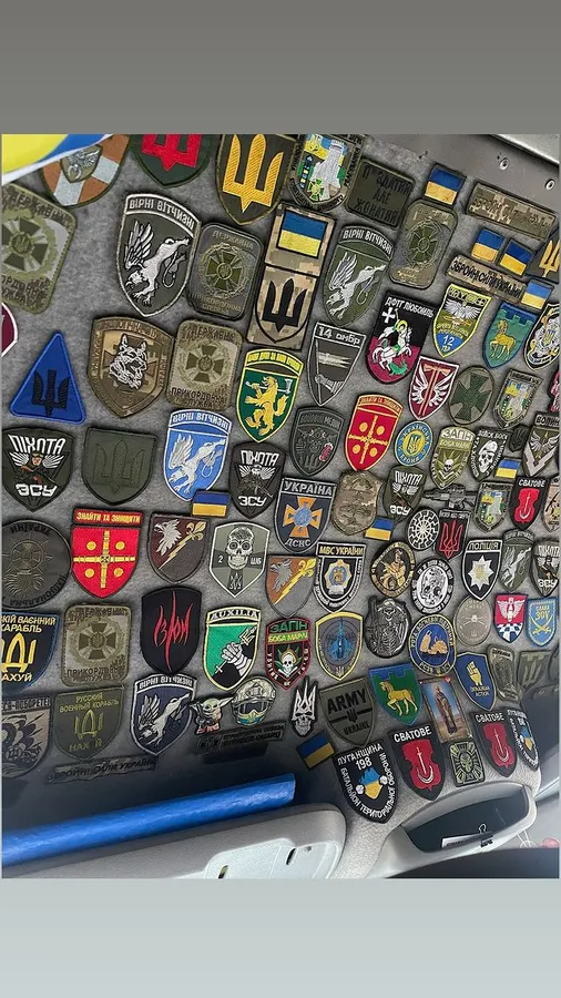 Залишають військові: на Волині водій рейсового автобуса зібрав колекцію шевронів