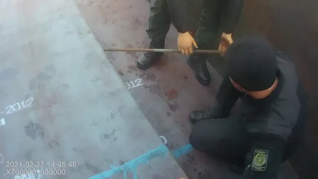 На Волині у вантажному поїзді виявили 12 ящиків контрабандного курива (фото, відео)