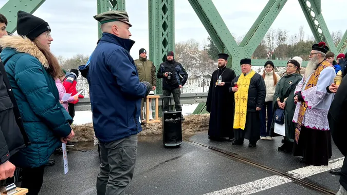 В Устилузі зустріли Вифлеємський вогонь миру (фото)