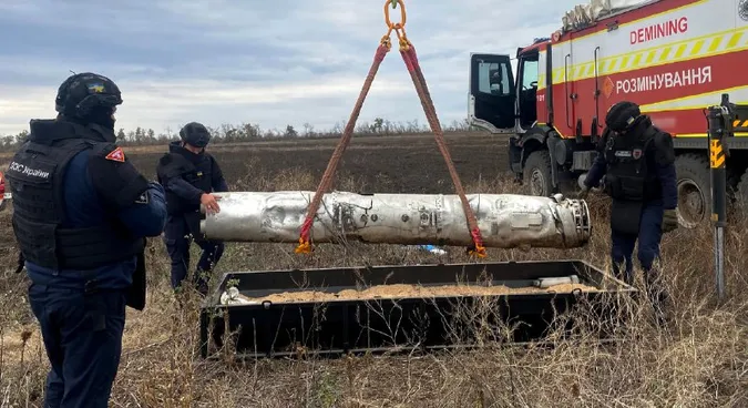 Волинські сапери на Харківщині знешкодили гігантський боєприпас (фото)