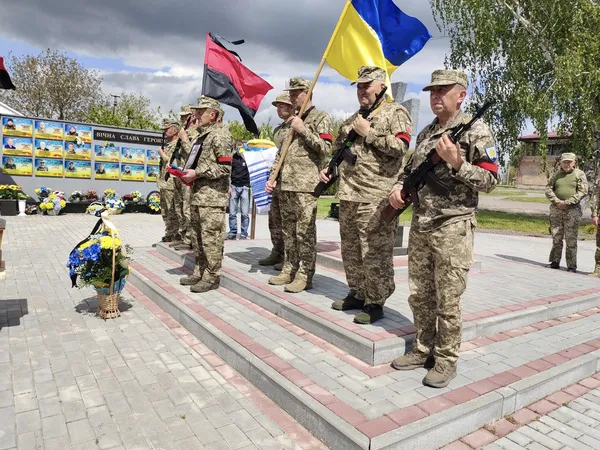 На Волині попрощалися з 26-річним воїном Михайлом Рогою (фото, відео)