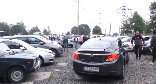 Звідки, за скільки і які автомобілі купують волиняни (відео)