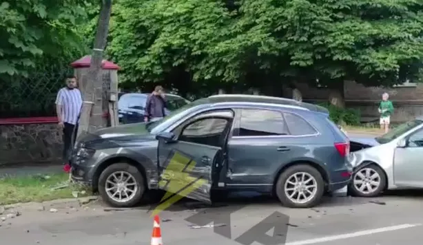 Забрали в лікарню: у Луцьку – аварія на Огієнка