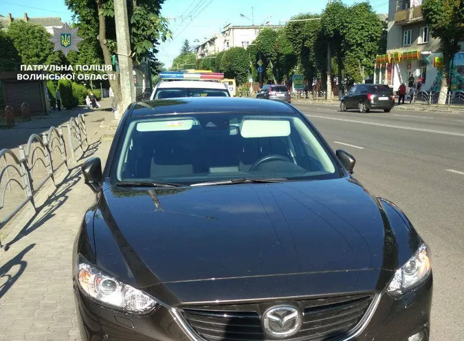 «Шо, мало?» – водій-порушник намагався підкупити волинських патрульних (відео) 