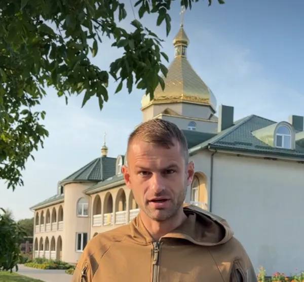Луцький волонтер зайшов у храм «мп» і закликав перейти в ПЦУ (фото, відео)