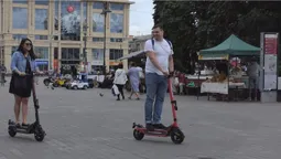 Стало відомо, коли у Луцьку знову з'являться електросамокати (фото)