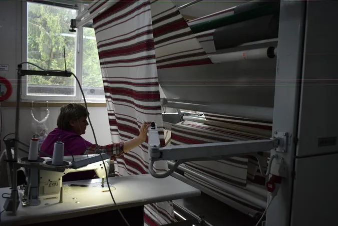 Захисні костюми замість вишиванок: як луцька «Едельвіка» допомагала боротися з коронавірусом