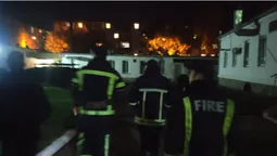 Вночі на території пологового будинку в Луцьку тренувалися рятувальники (фото)