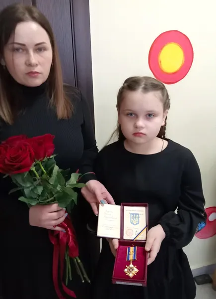 На Волині матері та доньці загиблого Героя вручили орден «За мужність» (фото)