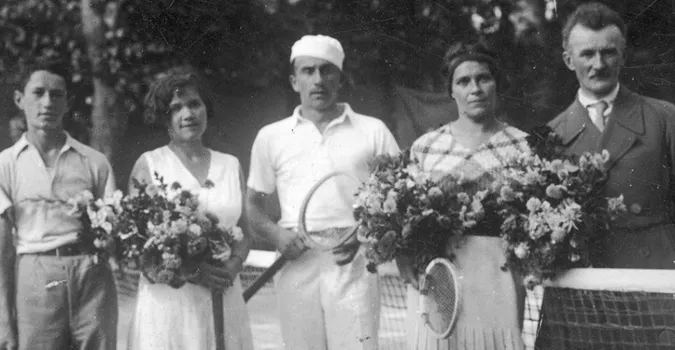 Елегантні лучани на світлинах міжвоєнного періоду (фото)