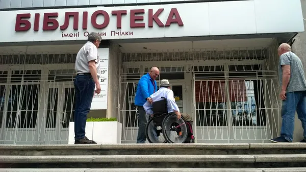 Луцьку бібліотеку перевіряли на доступність для людей з інвалідністю