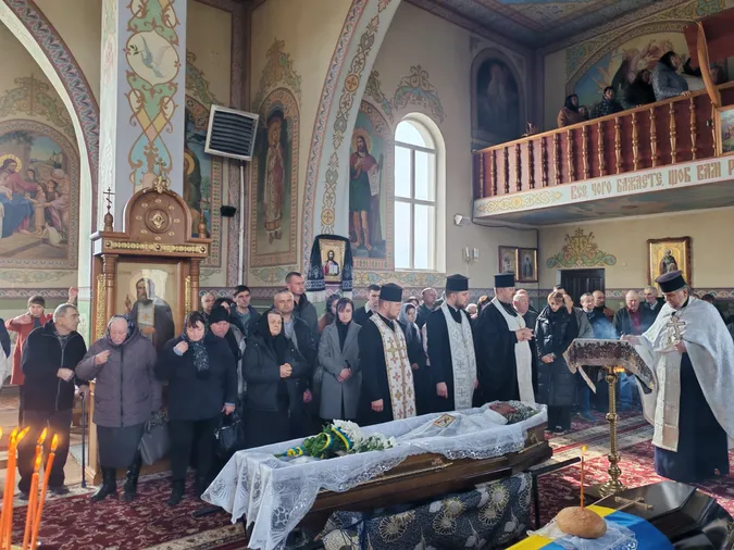 На Волині попрощались з Героєм Романом Іванушком (фото)