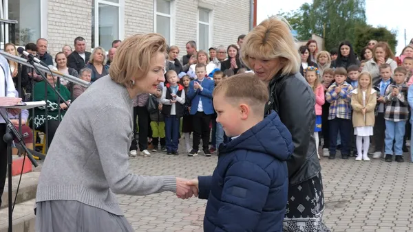 Чекає тата з полону: школяру з Луцької громади вручили медаль «Майбутнє України!»
