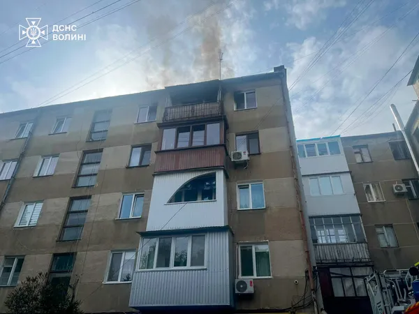 У Ковелі сталася пожежа у багатоповерхівці: власник квартири отримав опіки (фото)