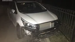 На Волині п'яна водійка "зачепила" п'ять автомобілів і паркан (відео) 