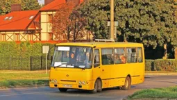 «За поручень я візьмусь, як за пілон»: про луцькі «Богдани» написали пісню (відео)