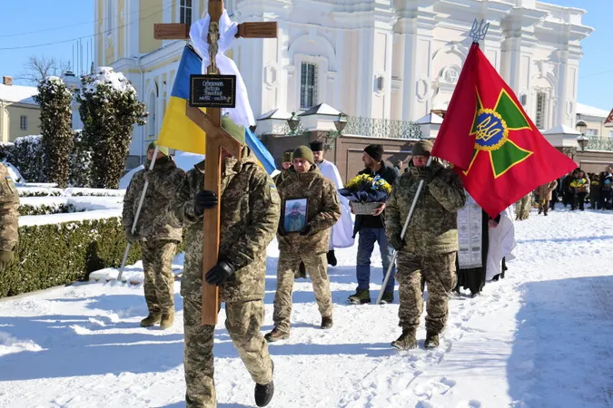 Луцька громада попрощалася з Героєм Миколою Северенюком (фото)