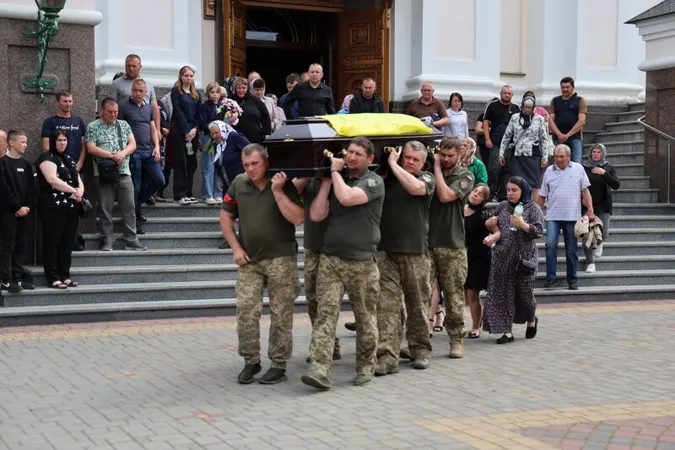 У Луцьку попрощалися із загиблим на Донеччині Віктором Степанюком (фото)