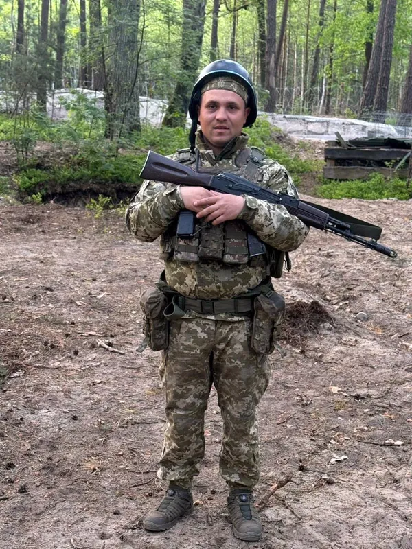 Вісім років пліч-о-пліч: історія волинського кінолога, який втратив вірного напарника, але не втратив сили духу (фото)