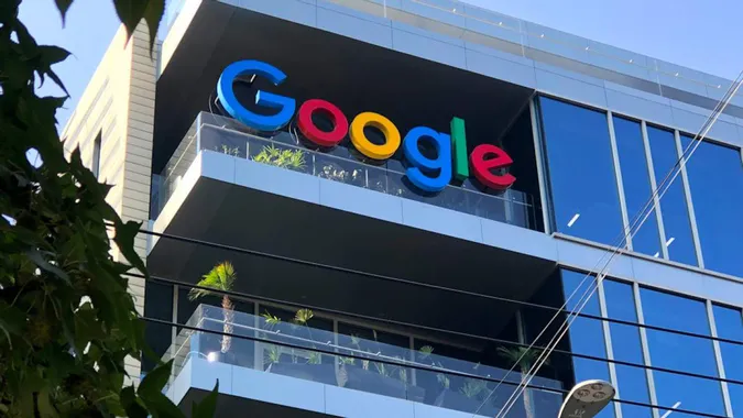 Google припинить монетизацію неправдивого контенту про війну в Україні
