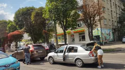 На Перемоги у Луцьку зіткнулися Volvo i Dacia (фото)