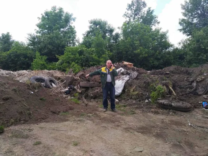 Гнідавський завод просить Луцькраду прибрати сміття біля полів фільтрації (фото)