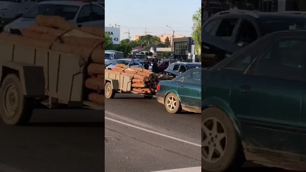 Недотримання дистанції: у Луцьку на перехресті – аварія (відео)