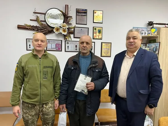 На Волині Захиснику вручили відзнаку від Головнокомандувача ЗСУ (фото)