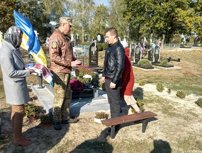 На Волині рідним загиблого воїна вручили його посмертну нагороду «За мужність»