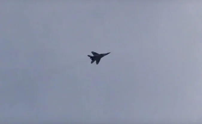 Круті віражі новоприбулого винищувача над луцьким аеродромом (відео)