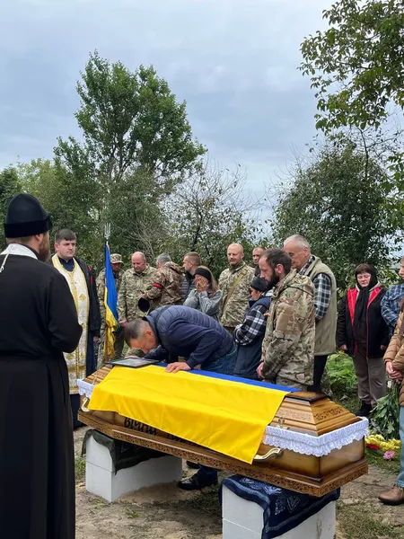 На Волині попрощалися із 29-річним воїном Віктором Дідуком (фото)