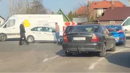 У Луцьку легковик влетів у навчальне авто (відео)
