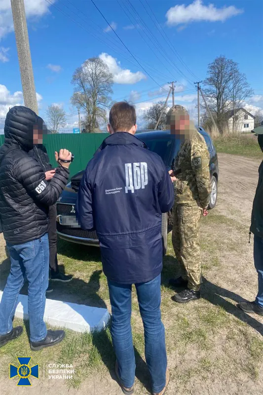 Майже 70 тисяч гривень хабаря: луцький прикордонник обіцяв допомогти контрабандистам