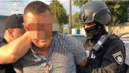 Вимагали гроші і шантажували «свого»: на Волині посадили двох поліцейських (фото)