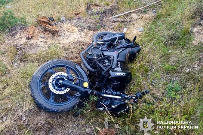 Жахлива ДТП на Рівненщині: 15-річний пасажир мотоцикла загинув (фото)