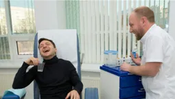 Розповіли цікаві деталі про помилкову дату в аналізах Зеленського