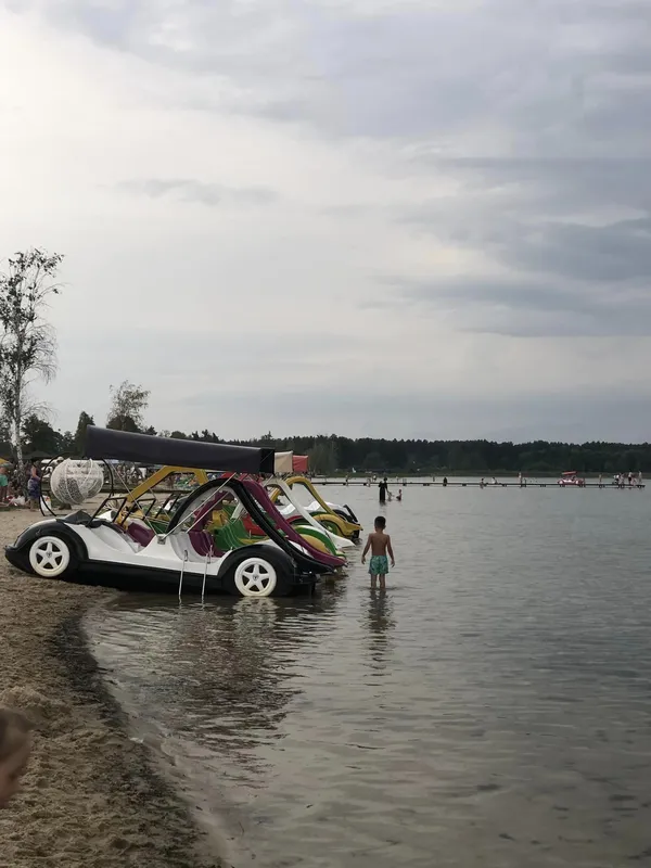 Перехоплює подих: страшно красиві кадри Світязя перед грозою