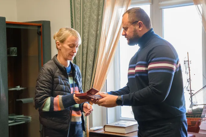 У Луцьку матерям загиблих Героїв вручили ордени (фото)