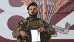 Волинянина Руслана Ярошенка нагородили відзнакою «Хрест хоробрих» (фото)