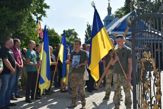 У Луцькій громаді прощалися з загиблим Героєм Павлом Вітком (фото)