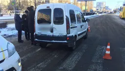 У Луцьку на переході автомобіль наїхав на жінку (фото)