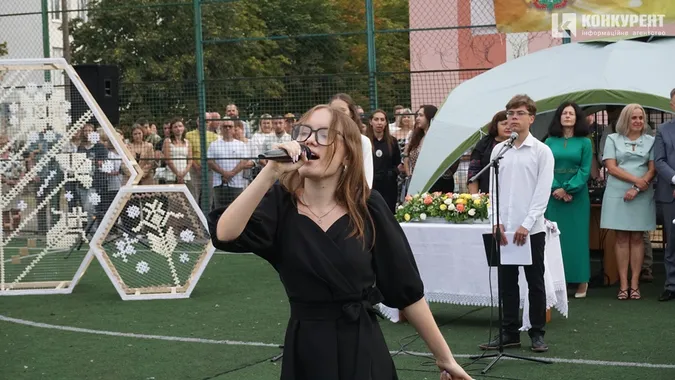 1 вересня у луцькій школі №9: як це було (фоторепортаж)
