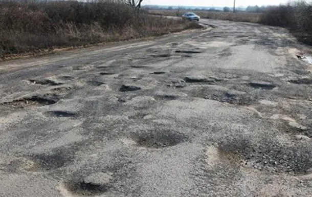 «Катастрофічна ситуація»: керівник Автодору розповів про найгіршу дорогу на Волині