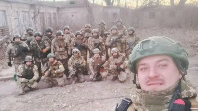 Волинянка зібрала гроші на авто для підрозділу, в якому служив її загиблий чоловік