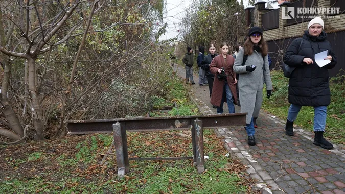 Доля дитячої залізниці: лучани з експертами дослідили локацію (фото)