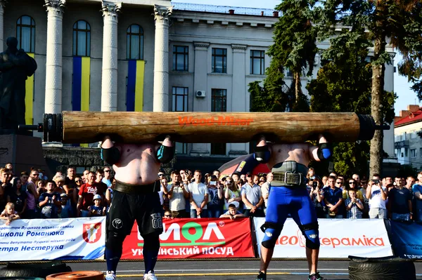 Pain and Gain: як у Луцьку богатирі били рекорди (фото, відео)