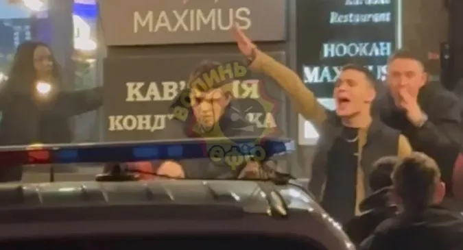«Кто нє с намі, тот пад намі»: у Луцьку п'яна молодь дебоширила у нічному клубі (відео)